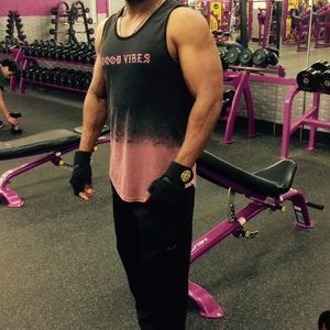 Meet your Posher, Yves